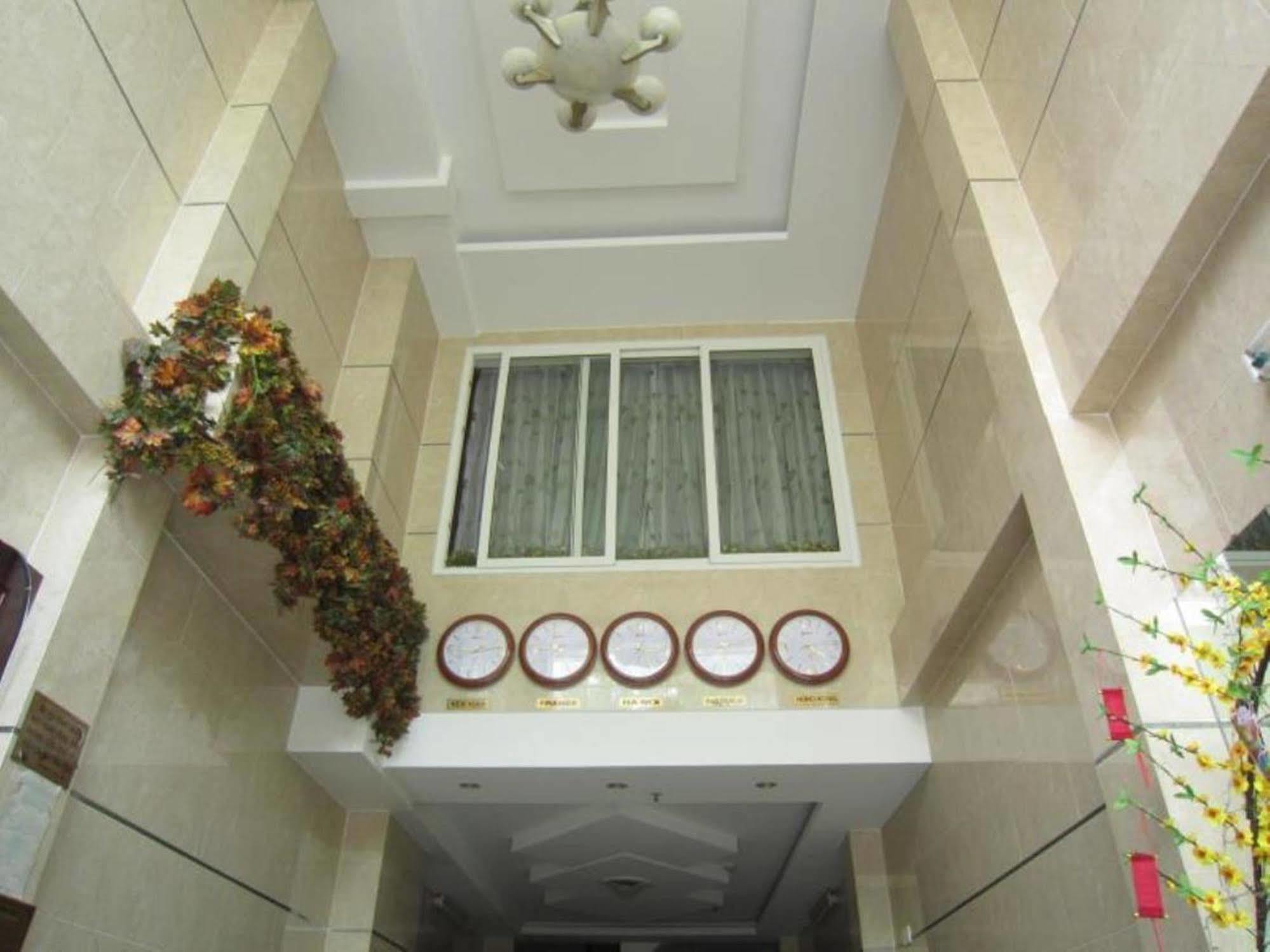 Hoang Thanh Thuy Airport Hotel 1 - Gan Am Thuc Dem Cho Hoang Hoa Tham Ho Chi Minh City Exterior photo